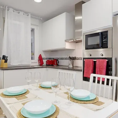 Viana Vivienda Turistica Moderna Y Reformada Con Wifi דירה *